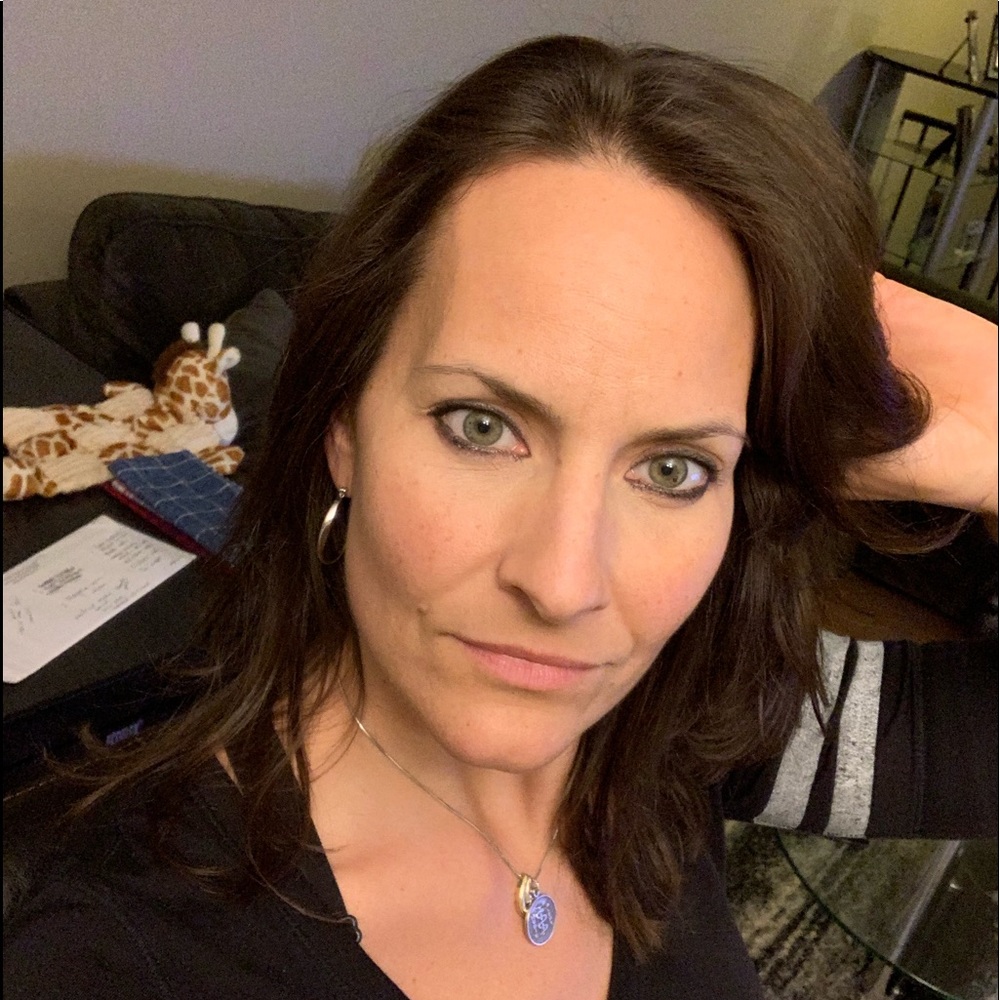 Meet your Posher, Angela